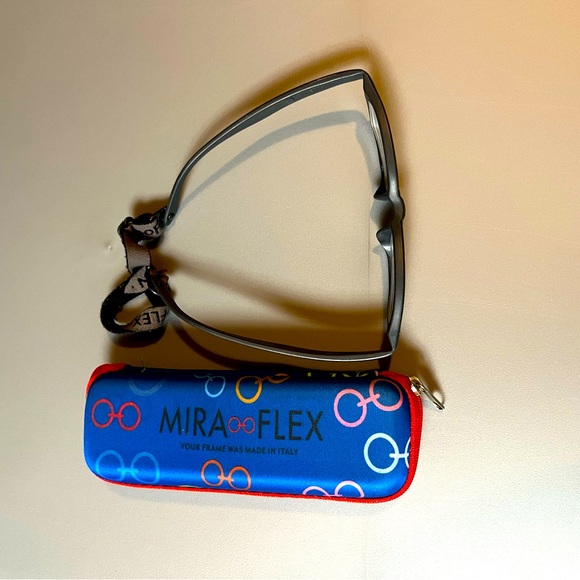 Childrens Miraflex Mayan 2 Glasses. Gray flexible frames. - Picture 3 of 4